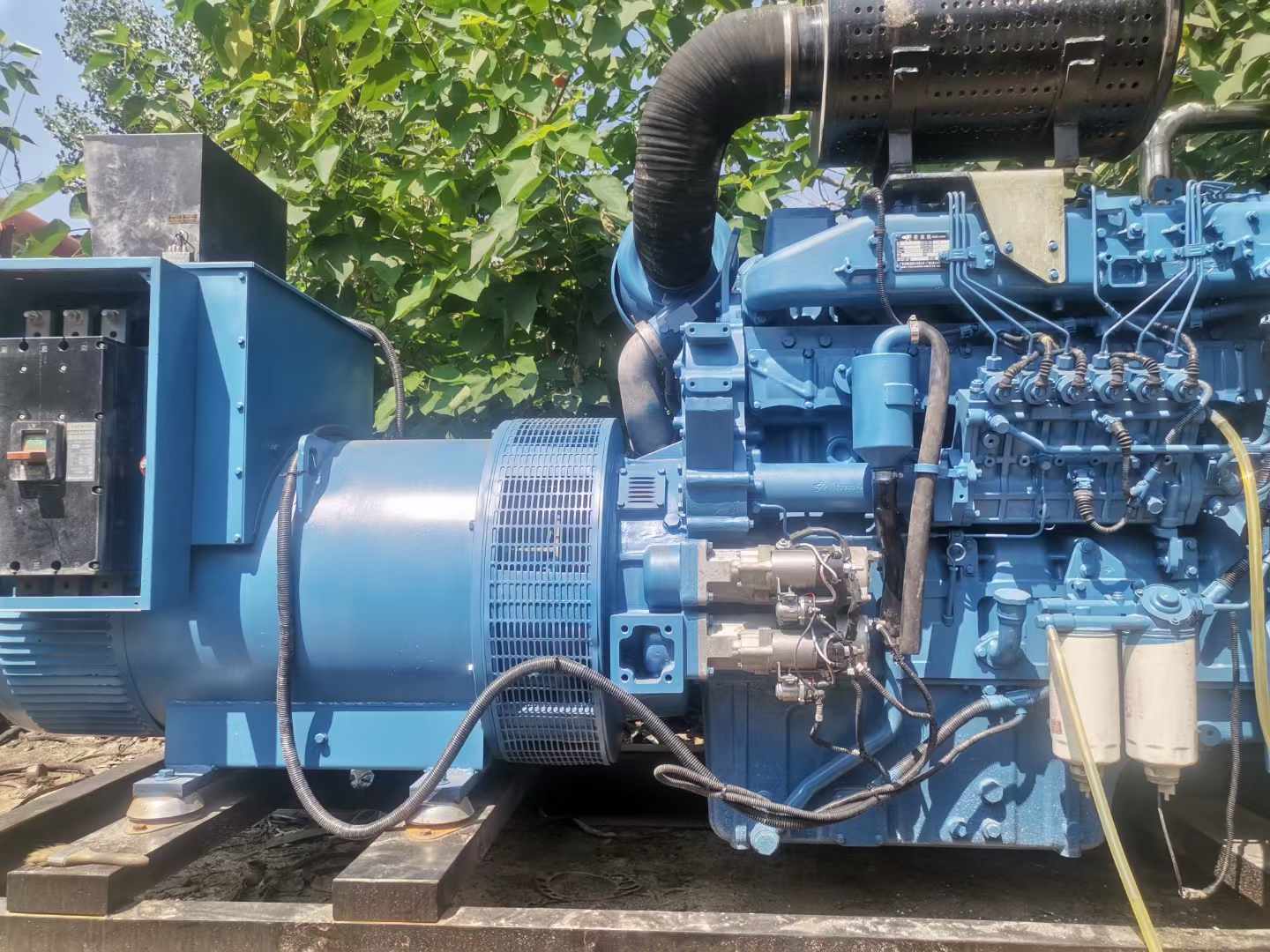 息烽详细说明降低 800kW 柴油发电机输出电流波动的方法